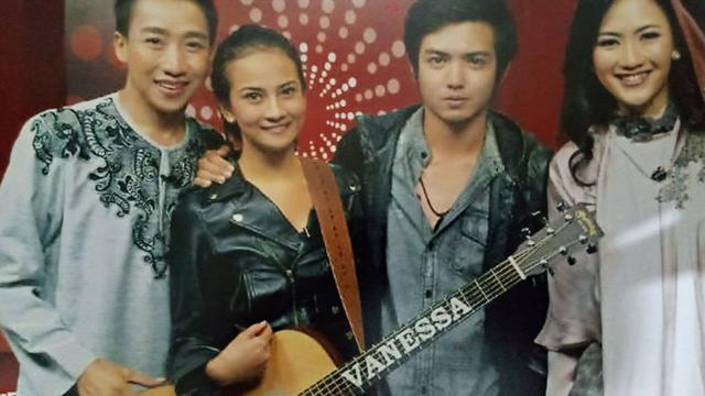 <span>Potret Kenangan Nicky Tirta Bareng Vanessa Angel. (Sumber: Instagram/teddytamasya01)</span>