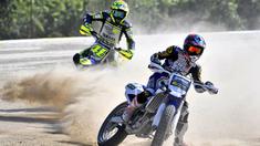 Dua pebalap Indonesia Galang Hendra Pratama dan Imanuel Putra Pratna mendapat pelatihan langsung dari Valentino Rossi di Italia.