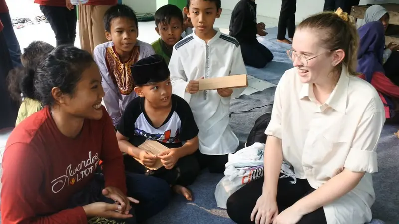Mahasiswa Asing Ajarkan Peduli Lingkungan ke Anak Yatim di Bogor