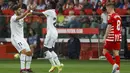 <p>Real Madrid langsung menggebrak sejak menit awal ketika Rodyrgo pada menit pertama menyambut umpan Luka Modric dengan tumit di depan gawang, tapi Juanpe bisa mengadangnya di depan gawang. (AP Photo/Joan Monfort)</p>