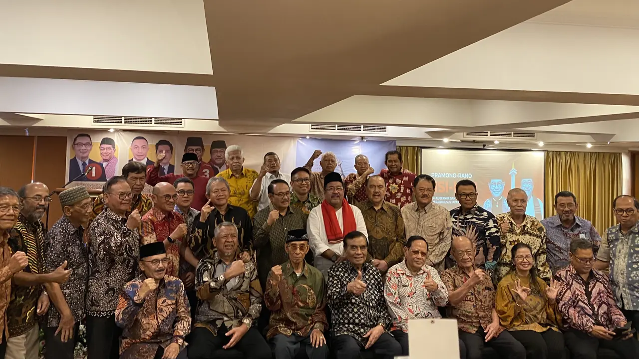 Calon Wakil Gubernur (Cawagub) DKI Jakarta nomor urut 3, Rano Karno saat menghadiri Forum Purna Pejabat Pemda DKI di Blok M, Jakarta Selatan, pada Kamis (26/9/2024).