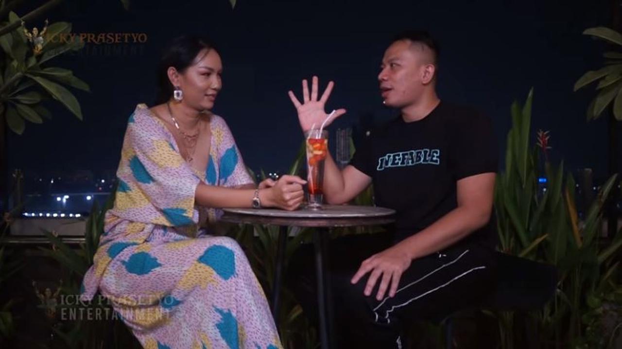 Vicky Prasetyo - Kalina Ocktaranny (Foto: YouTube)