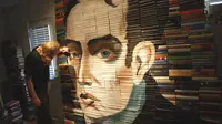 Ternyata Buku Bekas Bisa Jadi Alternatif Media Lukis