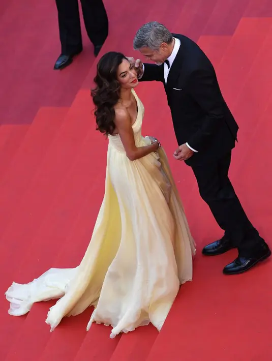 “Alexnder dan Ella aka menjadi ahli waris yang jumlahnya sangat banyak. Semua itu tidak berasal dari orang tuanya sepenuhnya. (AFP/Bintang.com)