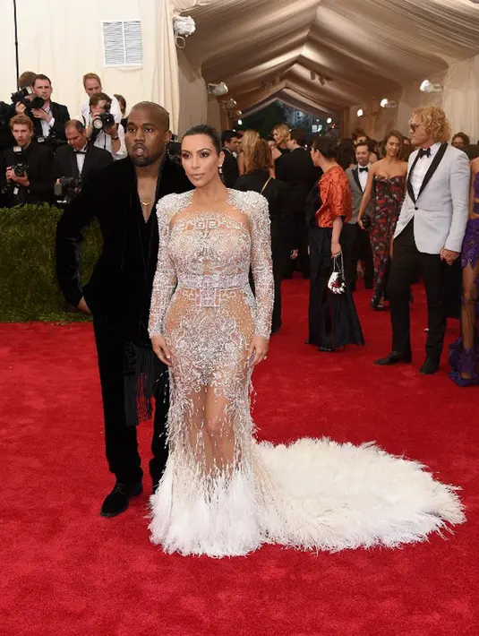 Di rumah mewah yang disewanya itu, Kim dan Kanye juga memasang CCTV untuk keamanan. Berbagai fasilitas juga disiapkan demi kelancaran proses kelahiran anak ketiganya nanti melalui ibu pengganti. (AFP/LARRY BUSACCA)