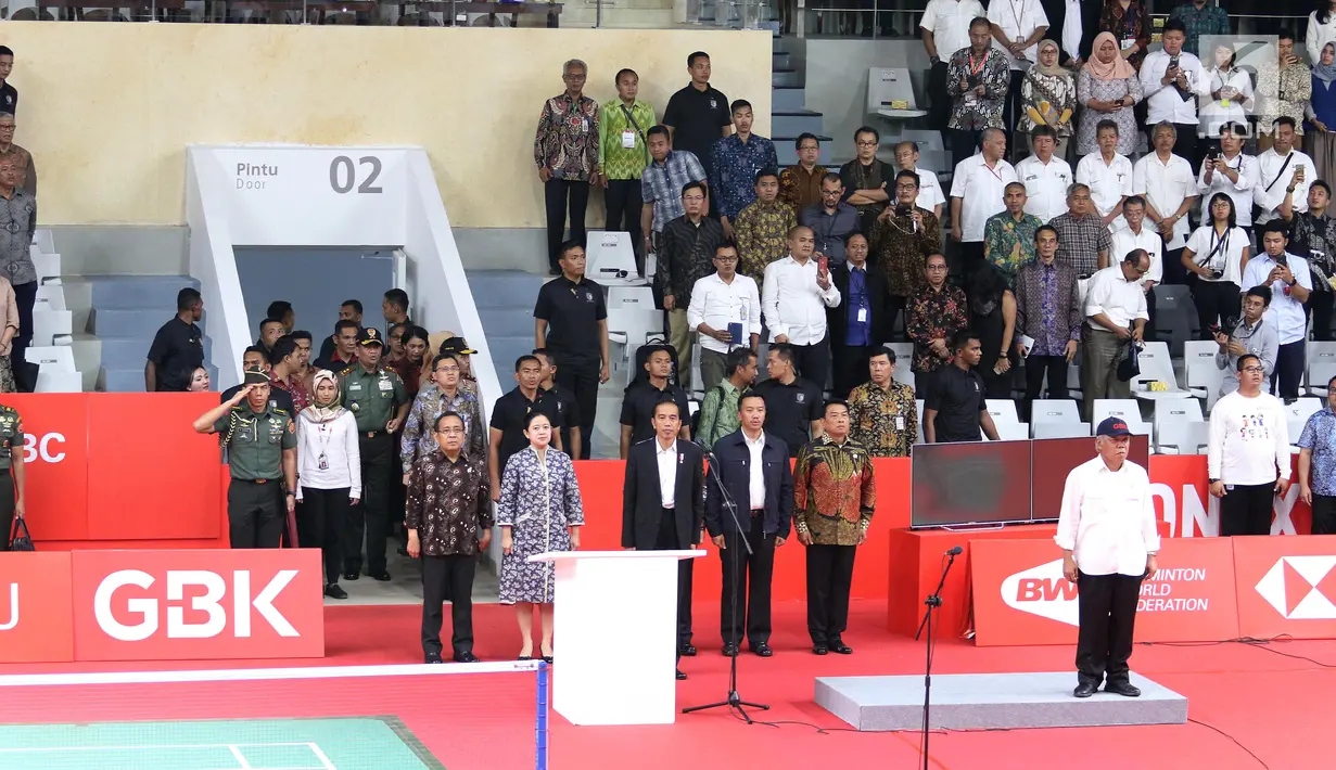 Presiden Jokowi saat tiba dalam peresmian hasil renovasi Istora Senayan, Jakarta, Selasa (23/1). Istora Senayan akan menjadi salah satu arena Asean Games 2018. (Liputan6.com/Angga Yuniar) (Liputan6.com/Angga Yuniar)