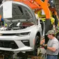 Buruh pabrik General Motors di Detroit, Amerika Serikat (Foto: forbes.com).