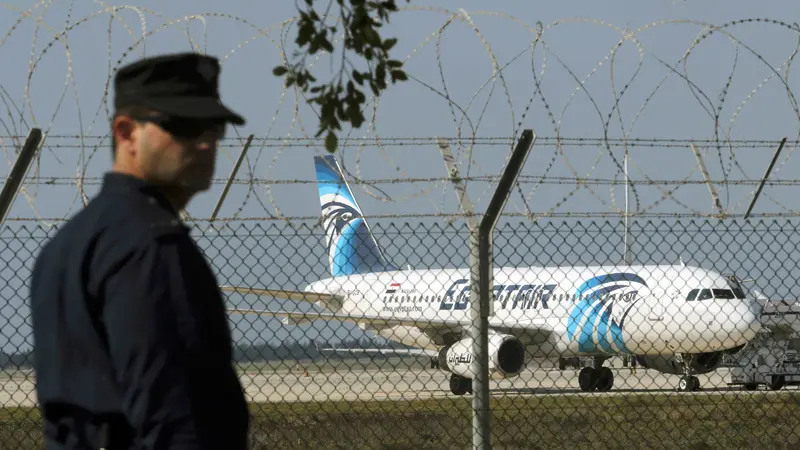 20160329-Dibajak, Pesawat EgyptAir Dipaksa Mendarat di Siprus-Siprus