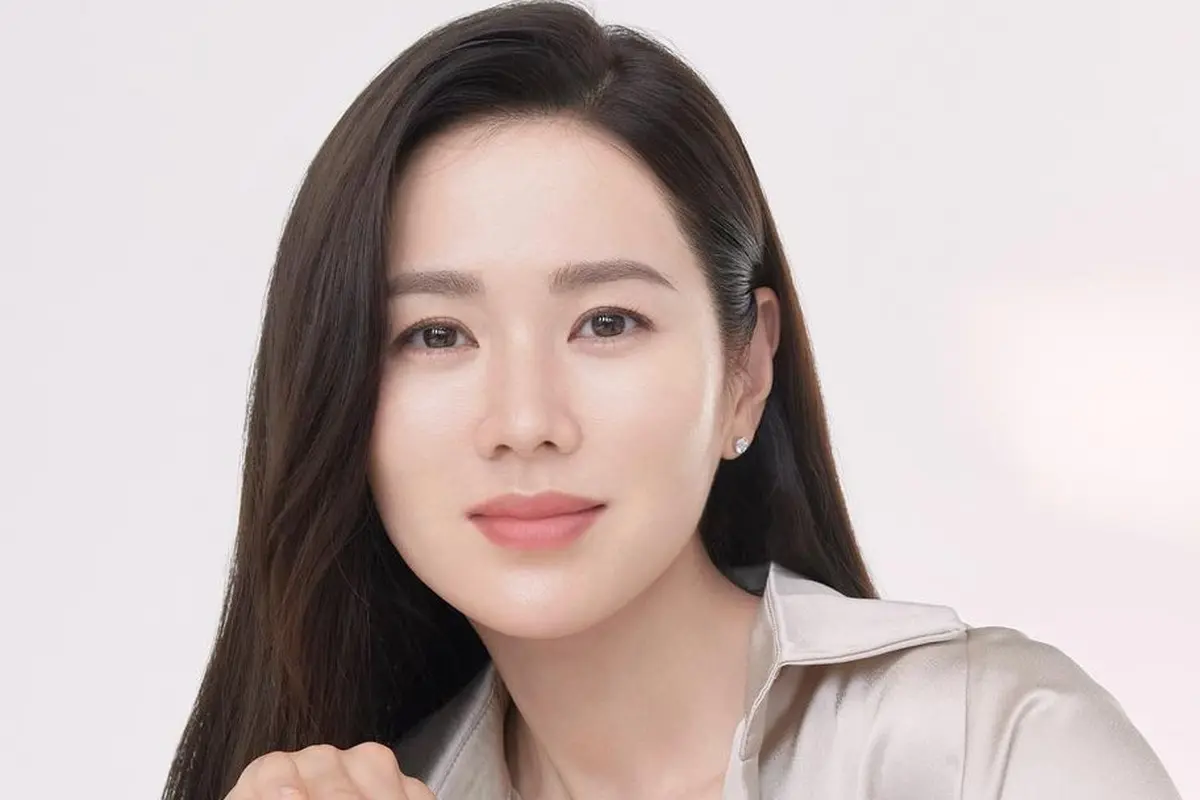 3 Rahasia Kecantikan Son Ye Jin yang Membuatnya Terlihat Makin Menawan dan Awet Muda di Usia 40 Tahun