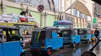 Deretan Bajaj yang Masih Mangkal di Area Pasar Tanah Abang Meski Sudah Ditertibkan