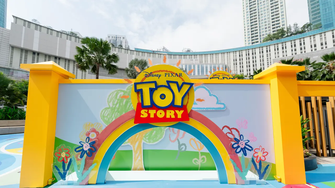 Siap Bernostalgia Lewat Film Ikonik? Ini Deretan Aktivitas Seru Bertema Toy Story 5 di Central Park