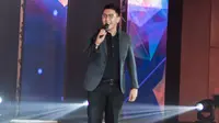 Pierre Fitz Tampil Perdana Siaran Langsung di Televisi