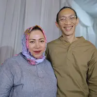 Melly Goeslaw tak memungkiri jika diperjalanan 23 tahun berumah tangga dengan Anto Hoed juga kerap terjadi percekcokan. Namun hal itu mampu dikalahkan dengan cinta yang besar pada masing-masing pasangan. (Adrian Putra/Bintang.com)