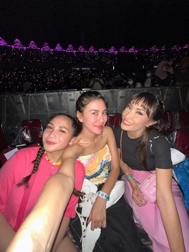 7 Potret Artis Indonesia Nonton Konser Blackpink, Ashanty dan Krisdayanti Ajak Keluarga