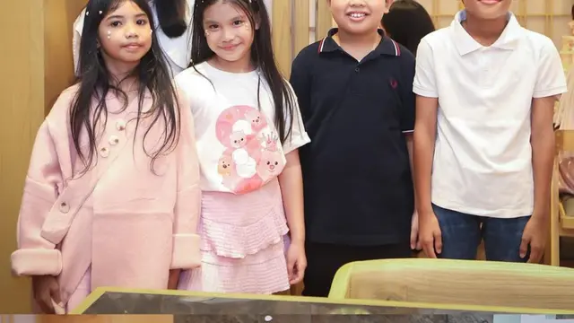 Potret Ririn Ekawati dan Ibu Jamil Rayakan Ulang Tahun Cattleya Sang Putri (credit: https://www.instagram.com/ririnekawati/ dan https://www.instagram.com/dedyloy/)