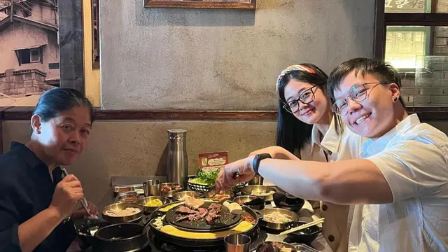 Potret Nevos Setyaningrum makan bersama Gisela Cindy dan James Nguyen di Kanada (Sumber: Instagram/giselacindy12)