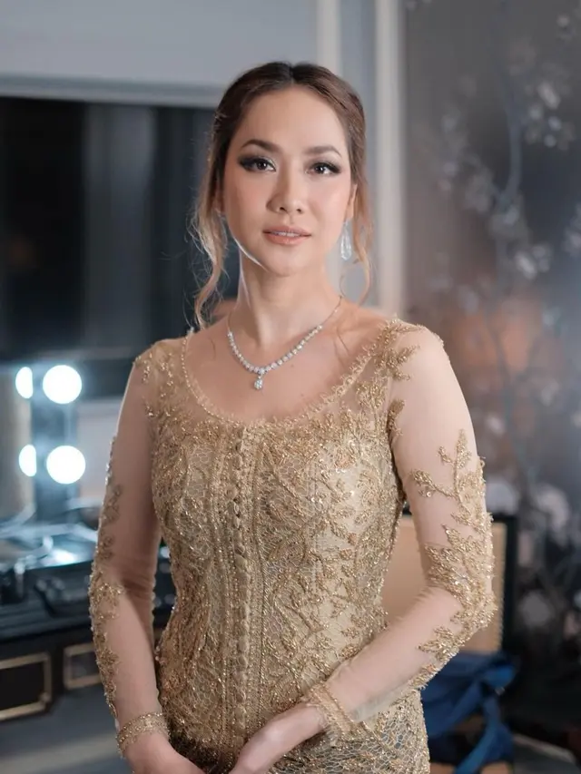 6 Penampilan Bunga Citra Lestari Pakai Kebaya, Pesona Wanita Indonesia