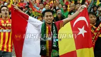 Gelar Piala Malaysia yang diraih klub Andik Vermansah, Selangor FA, dikabarkan akan dicabut menyusul dugaan penggunaan pemain tak sah di laga final. (Facebook Selangor FA)