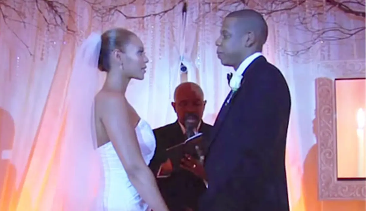Kebahagian sedang berpihak pada Beyonce dan Jay Z. Selain menunggu kelahiran anak ke-2, pasangan ini juga merayakan ulang tahun pernikahannya yang ke-9. (doc.usmagazine.com)