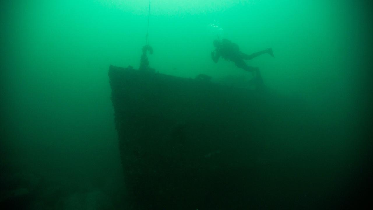 Tamasya Menjelajahi Bangkai Kapal Karam di Perairan Peru