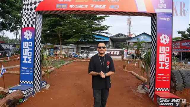 7 Potret Sirkuit Pribadi Roy Ricardo, Taruh Mobil Sebagai Rintangan
