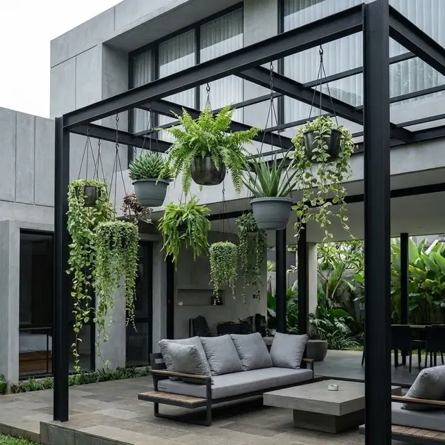 Desain Teras Rumah Teduh dengan Tanaman Gantung