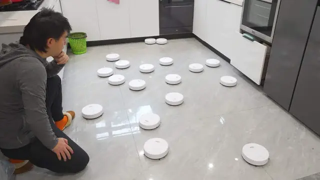 Borong 20 Robot Vacum Cleaner Karena Murah, Pria Ini Malah Menyesal