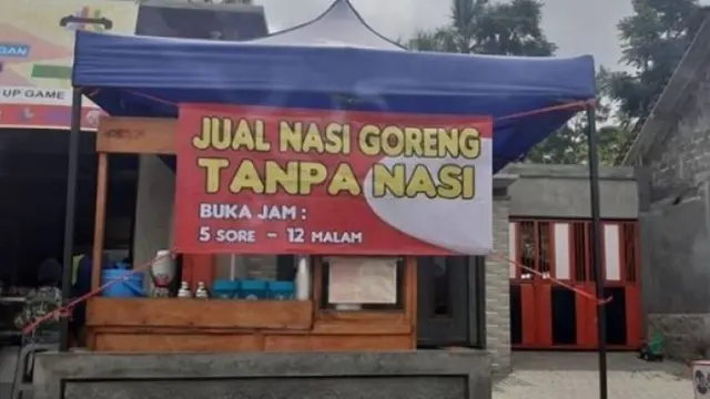6 Nama Warung Nasi Goreng Ini Nyeleneh, Bikin Pembeli Jadi Mikir
