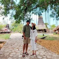 Ririn Ekawati belakangan menjadi bahan perbincangan publik karena kedekatannya dengan Ibnu Jamil. Kabar bahagia ini pertamakali diketahui dari potret Ririn dan Ibnu Jamil yang tengah liburan. (Instagram/ririnekawati)