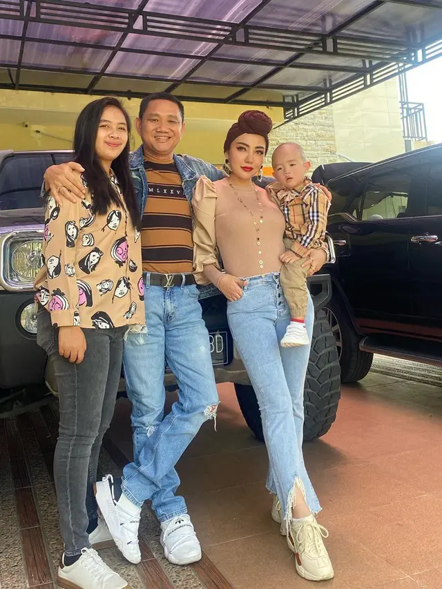 Sempat Tak Akur, Ini 6 Momen kebersamaan Bella Shofie dengan Anak Tirinya