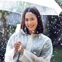 ilustrasi perempuan tersenyum bahagia/TORWAISTUDIO/Shutterstock