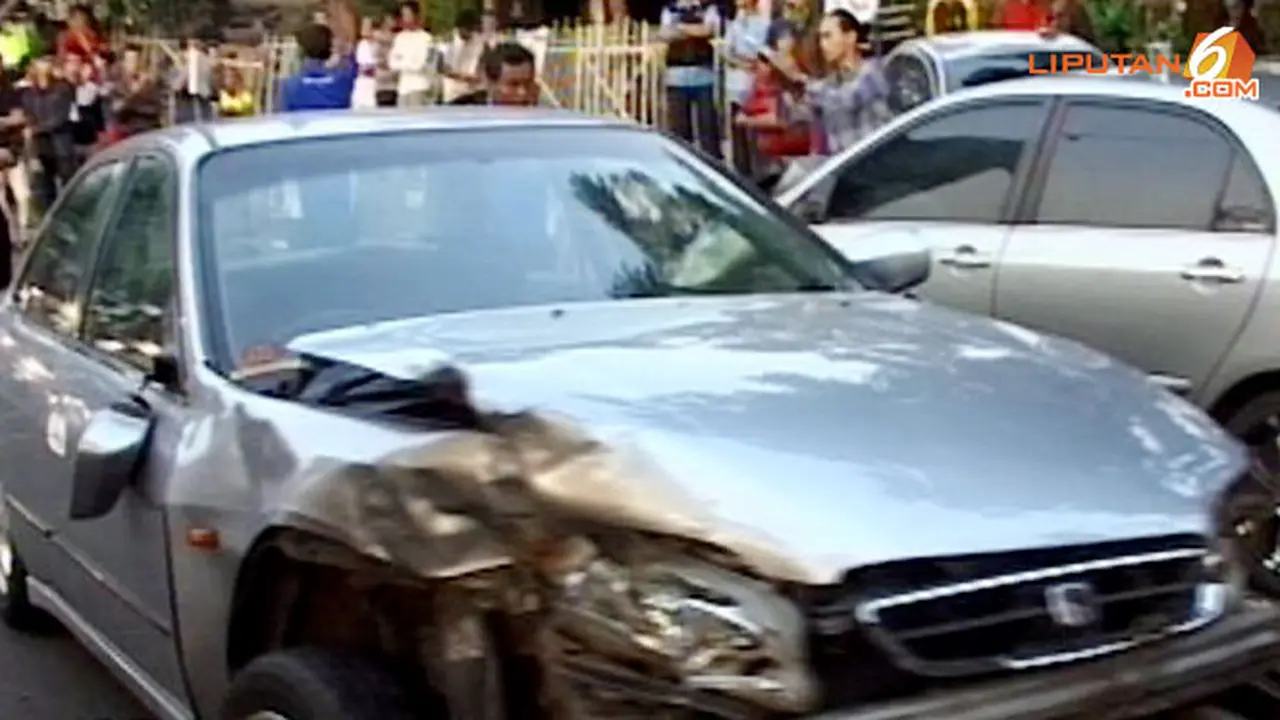 prengemudi-altis-ditahan-130924c.jpg