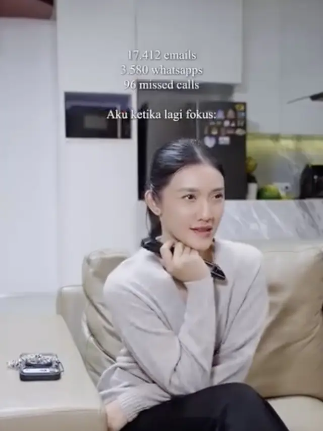 Potret Ruang TV Rumah Raditya Dika dan Anissa Aziza