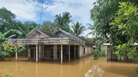 Kondisi banjir yang menggenangi wilayah Kecamatan Kusan Hulu, di Kabupaten Tanah Bumbu, Kalimantan Selatan, Jumat, 20 Agustus 2021 (Kredit foto: Tim Humas BNPB)