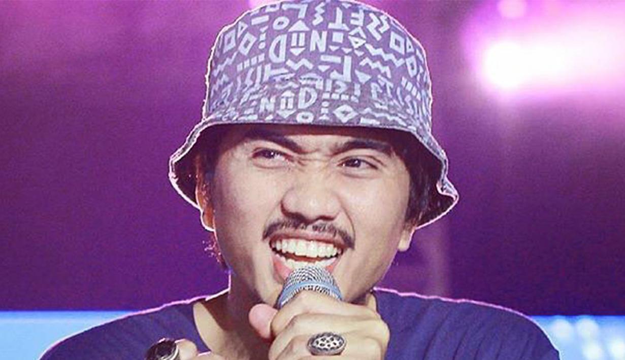 Foto Gaya Duta Sheila On 7 Saat Pakai Topi Modis Dan Kece