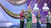 Ketua MP2 Sulbar Irmawati Umar Jadi Perempuan Inspiratif di Ajang Pemimpin Daerah Awards 2024