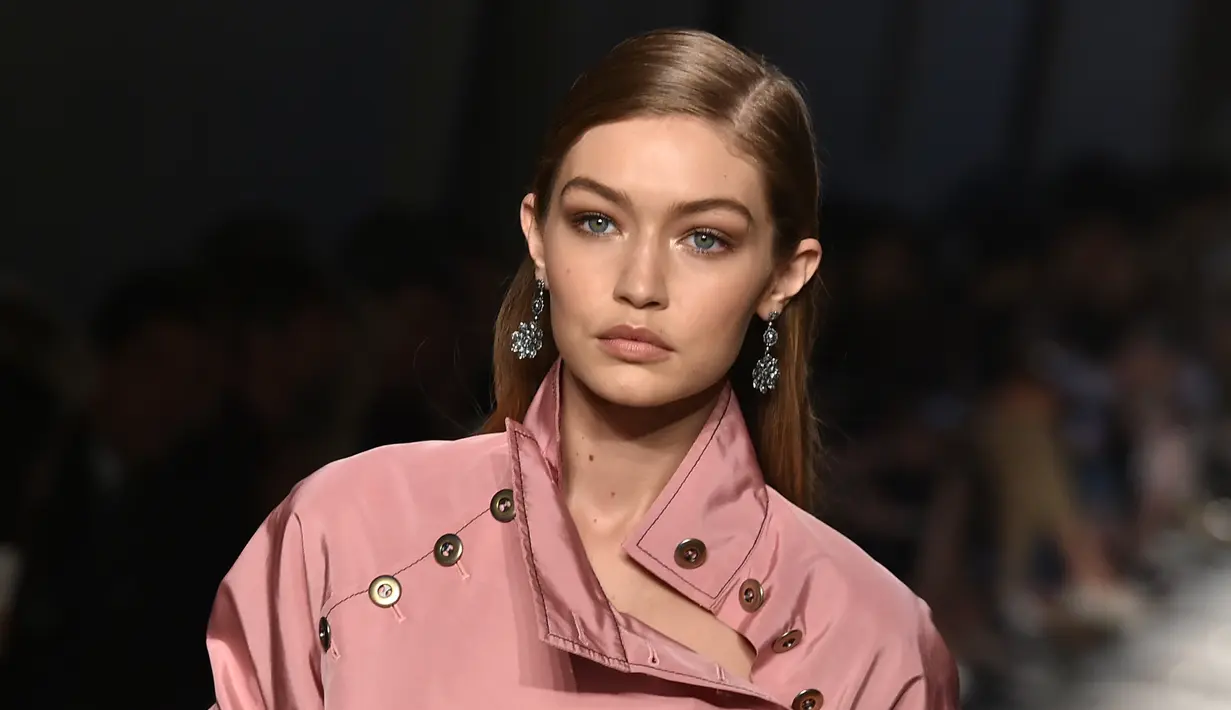 Sudah menjalani hubungan sejak lama, pasangan Zayn Malik dan Gigi Hadid kerap memamerkan kemesraan mereka di depan umum. Tak heran jika keduanya terus mempertahankan hubungannya. (AFP/Bintang.com)
