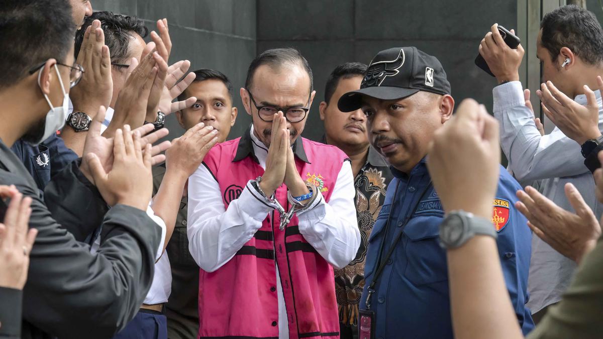 Hakim Sampaikan Pendapat Berbeda dalam Vonis Kasus Korupsi Riva Siahaan Cs