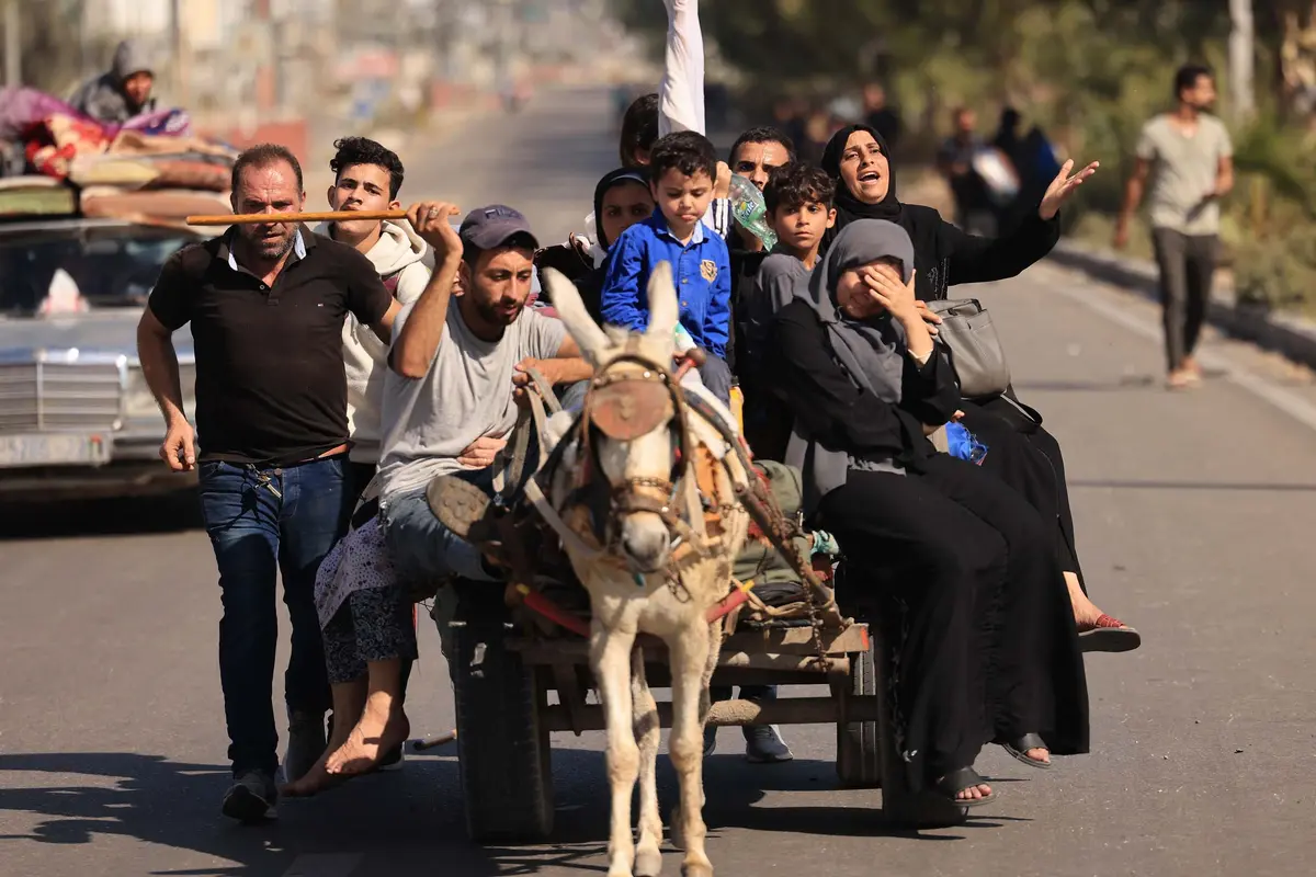 Warga Palestina Tinggalkan Kota Gaza