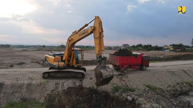 Pembangunan Jalan Tol Solo-Yogyakarta-Bandara Kulon Progo sepanjang 96,57 km. Foto: PUPR