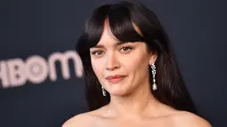 Olivia Cooke berpose menghadiri Penayangan Perdana Dunia Serial Drama Asli HBO "House of the Dragon" di Academy Museum of Motion Pictures di Los Angeles, California (27/7/2022). Cooke akan memerankan Alicent Hightower. Alur ceritanya akan memperlihatkan dia melawan the House of Targaryen untuk menguasai takhta. (Frazer Harrison/Getty Images/AFP)