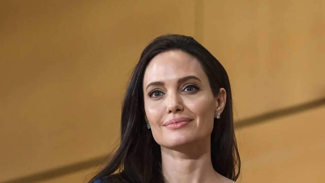 [Bintang] Angline Jolie