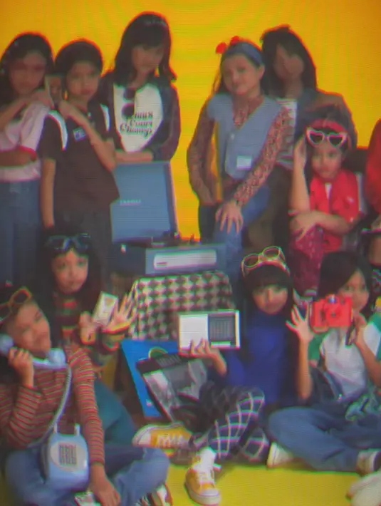 Selama photoshoot, Arsy bergaya luwes dan ekspresif. Banyak netizen yang akhirnya menyebut putri Anang dan Ashanty itu punya bakat di bidang modeling. [@ashanty_ash]