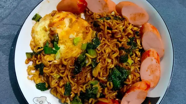 Resep mie get pedas khas Cirebon. (dok. Cookpad @wulanandri)