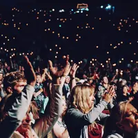 Lima shio ini bikin party jadi tak terlupakan! (Sumber foto: unsplash.com)