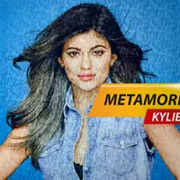 Siapa yang menyangka jika nama Kylie Jenner saat ini sudah dapat disandingkan dengan para saudari-saudarinya di keluarga Kardashians. (Foto: Pinterest, Desain: M. Iqbal Nurfajri/Bintang.com) 