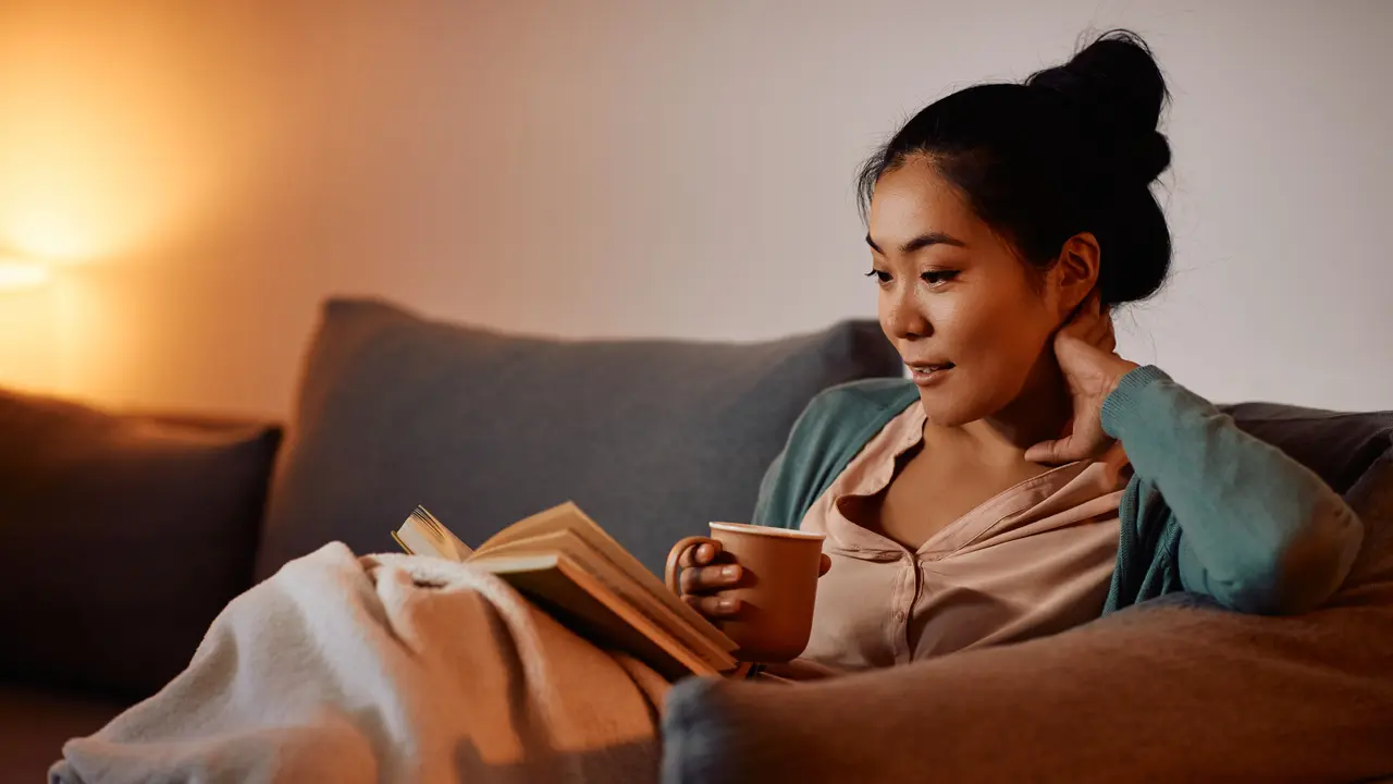 perempuan dan minum teh buku