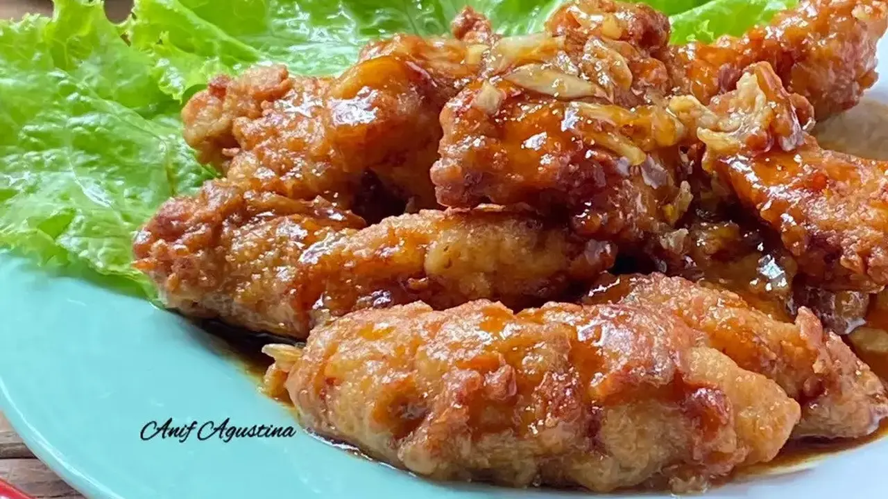 Resep ayam goreng madu bawang putih, lauk sahur yang nikmat. (dok. Cookpad @anif_296818)