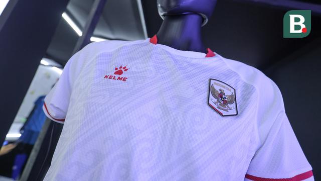 Jersey tandang Timnas Indonesia