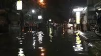 Banjir di Pasar Jagal, Warung Buncit, Jakarta Selatan. (Twitter.com/@TMCPoldaMetro)